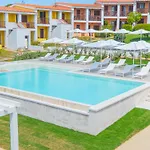 Apartahotel With Swimming Pool In Costa Serena Just 700 Mt From The Sea 3*