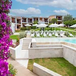 With Swimming Pool In Costa Serena Just 700 Mt From The Sea 3*