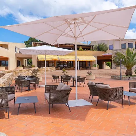 With Swimming Pool In Costa Serena Just 700 Mt From The Sea Aparthotel 3*