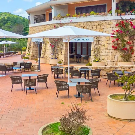 Aparthotel With Swimming Pool In Costa Serena Just 700 Mt From The Sea 3*