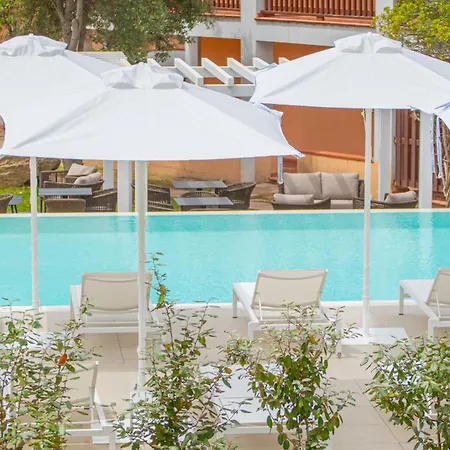 With Swimming Pool In Costa Serena Just 700 Mt From The Sea Aparthotel
