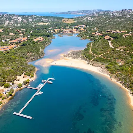 With Swimming Pool In Costa Serena Just 700 Mt From The Sea Aparthotel 3*