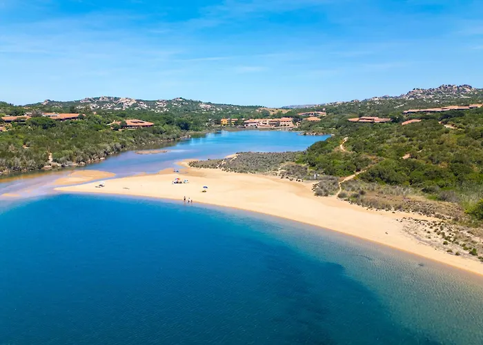With Swimming Pool In Costa Serena Just 700 Mt From The Sea Apartmanhotel 3*