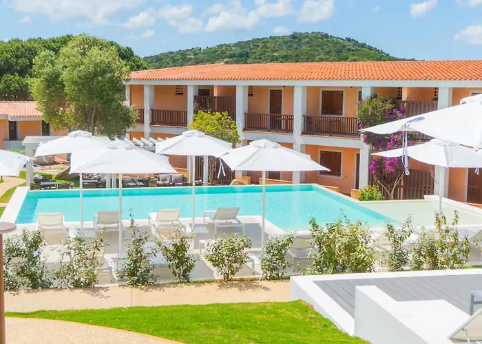 With Swimming Pool In Costa Serena Just 700 Mt From The Sea Apartmanhotel Porto Rafael