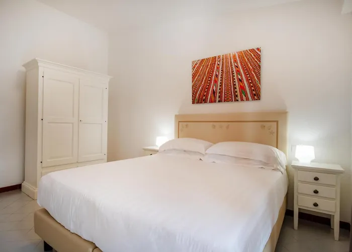 With Swimming Pool In Costa Serena Just 700 Mt From The Sea Apartmanhotel
