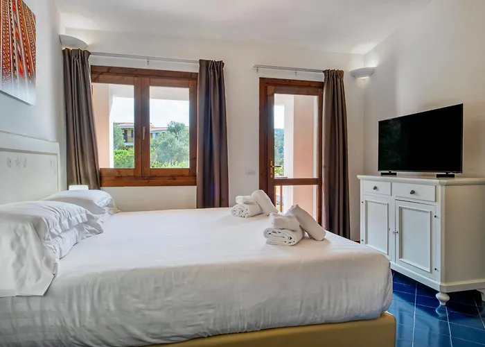 Apartmanhotel With Swimming Pool In Costa Serena Just 700 Mt From The Sea 3*