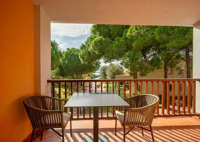 With Swimming Pool In Costa Serena Just 700 Mt From The Sea Apartmanhotel